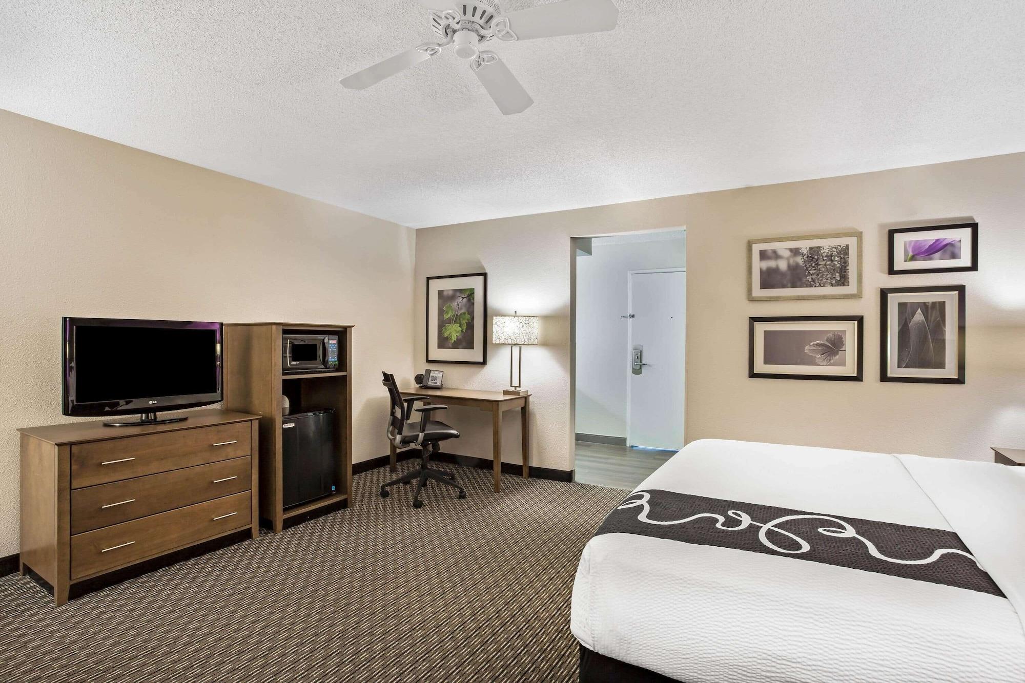 La Quinta By Wyndham Hartford Bradley Airport Hotel Windsor Locks Eksteriør billede