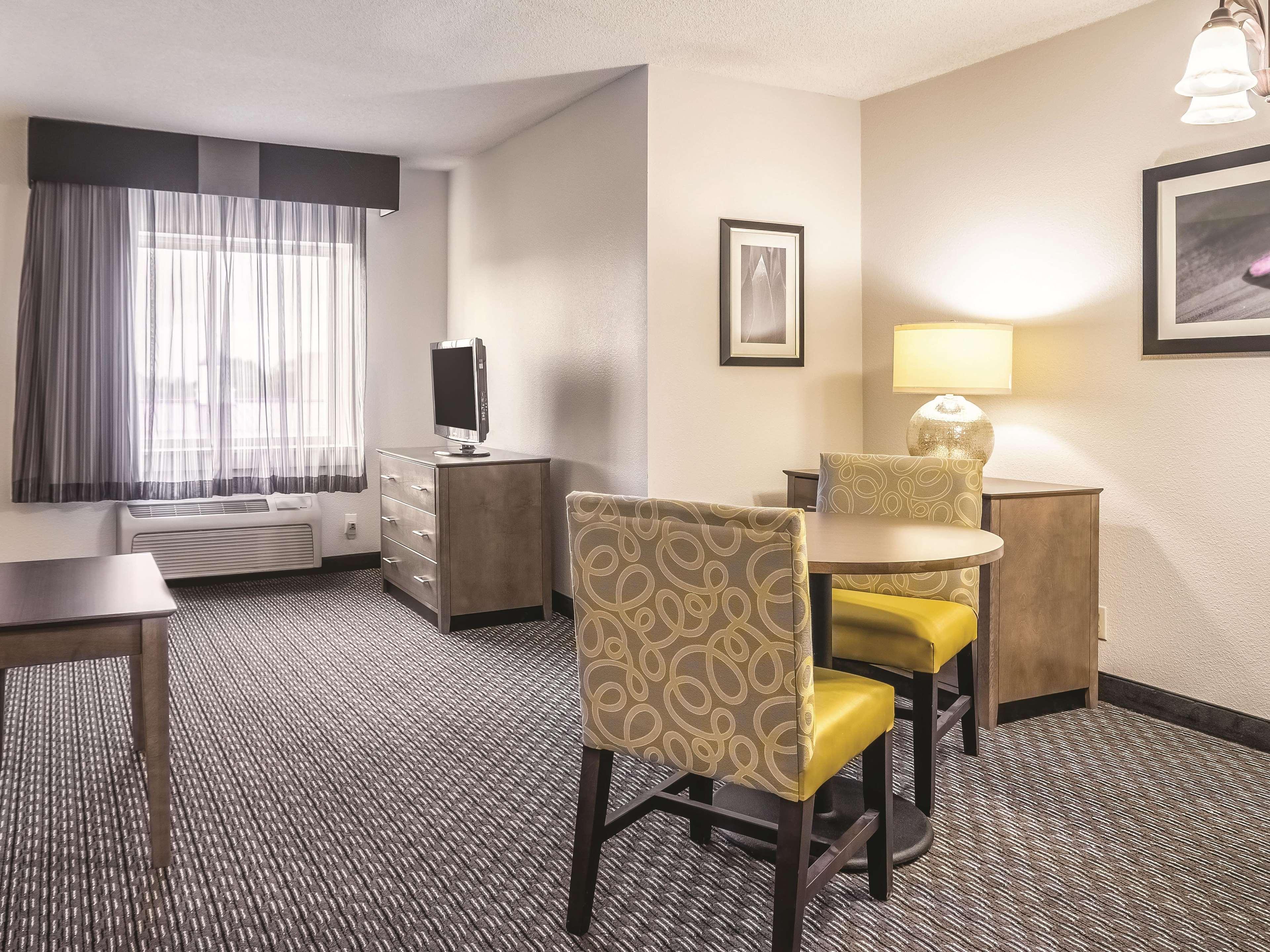 La Quinta By Wyndham Hartford Bradley Airport Hotel Windsor Locks Eksteriør billede