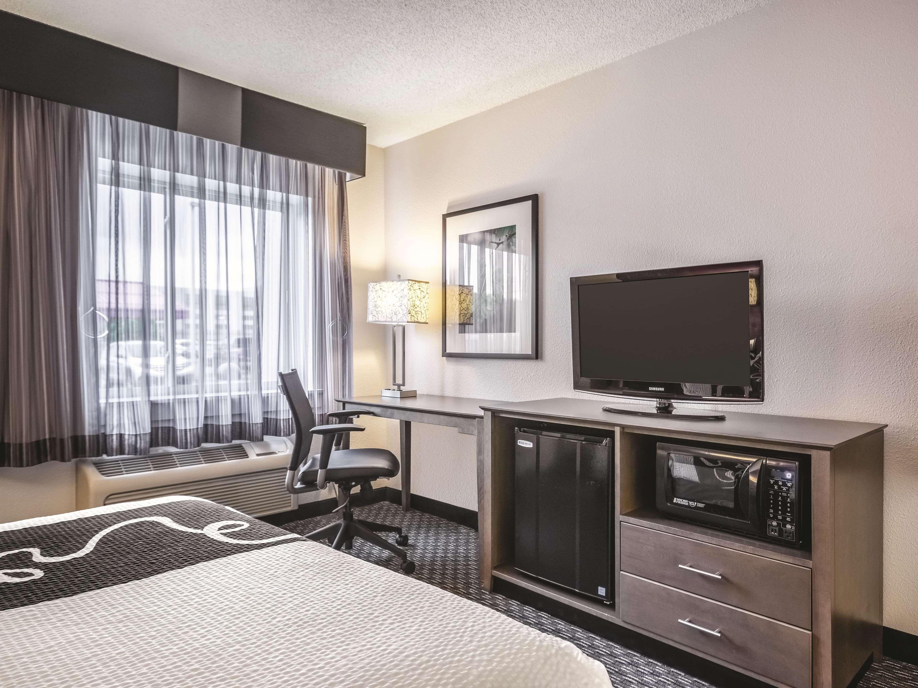 La Quinta By Wyndham Hartford Bradley Airport Hotel Windsor Locks Eksteriør billede