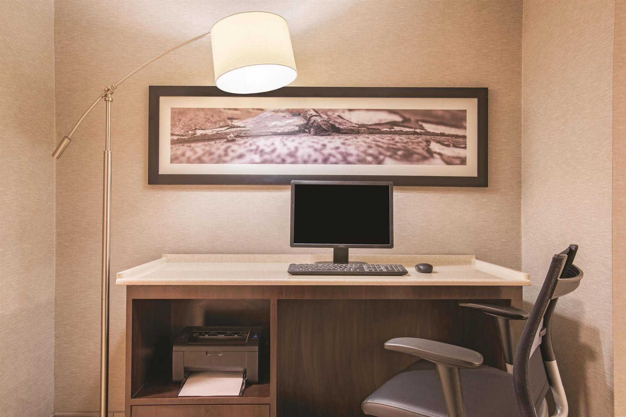 La Quinta By Wyndham Hartford Bradley Airport Hotel Windsor Locks Eksteriør billede